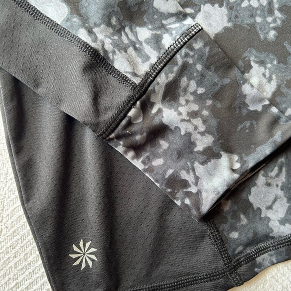 Athleta Runaway Top Black Long Sleeve Lycra Large NWT Workout Running Gym - Picture 5 of 7